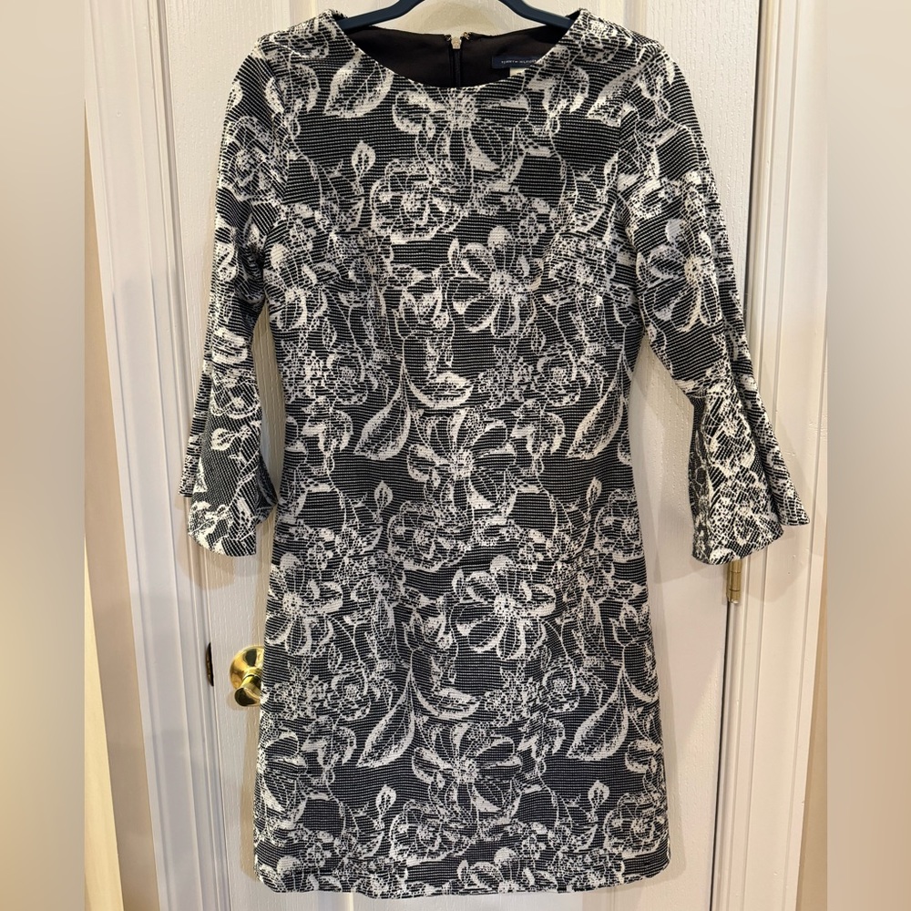 Tommy Hilfiger dress with flared sleeves, Size 4